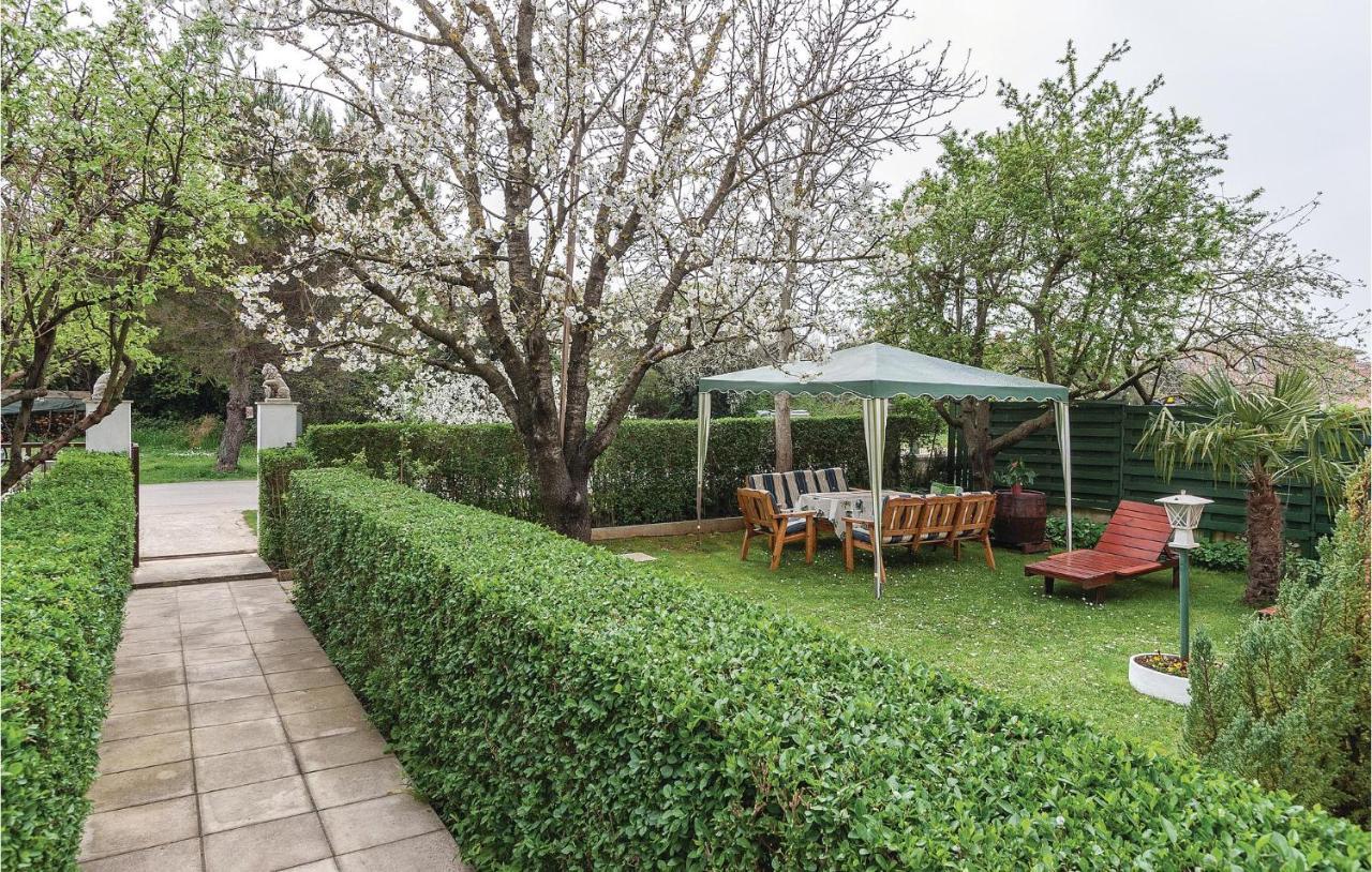 Nice Apartment In Pula With Wifi Exterior photo