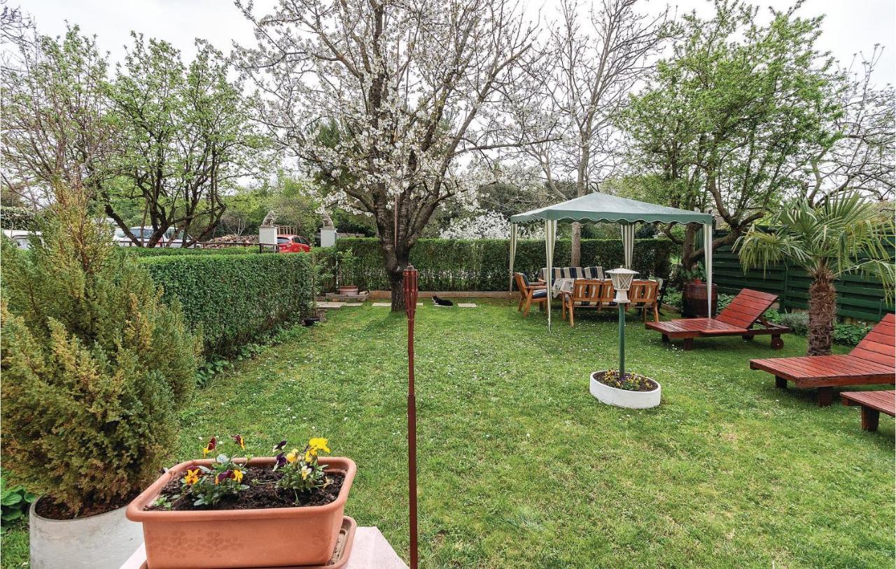 Nice Apartment In Pula With Wifi Exterior photo