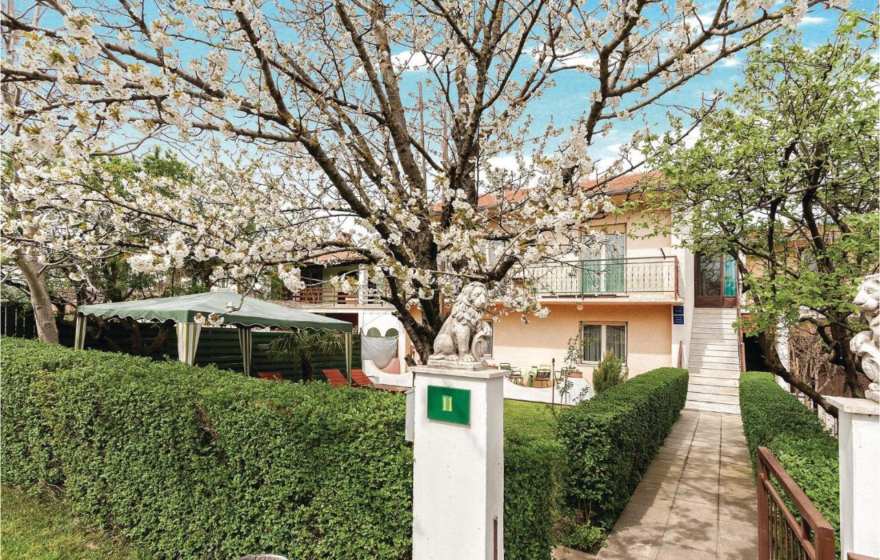 Nice Apartment In Pula With Wifi Exterior photo