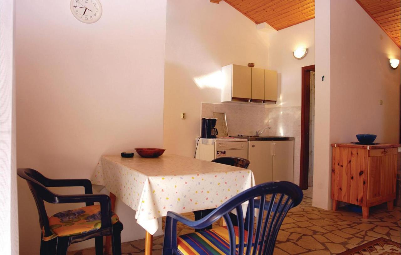 Nice Apartment In Pula With Wifi Exterior photo